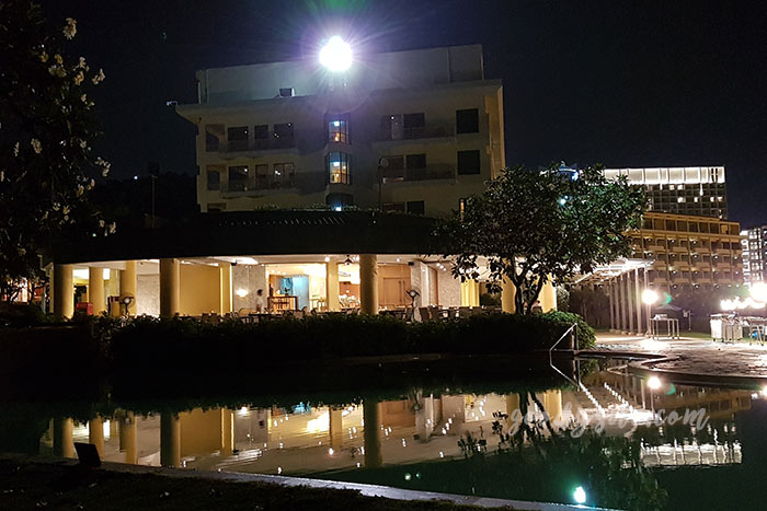 ทำบุญคุณยาย 5 ที่พัก 4 Dusit-Night Time