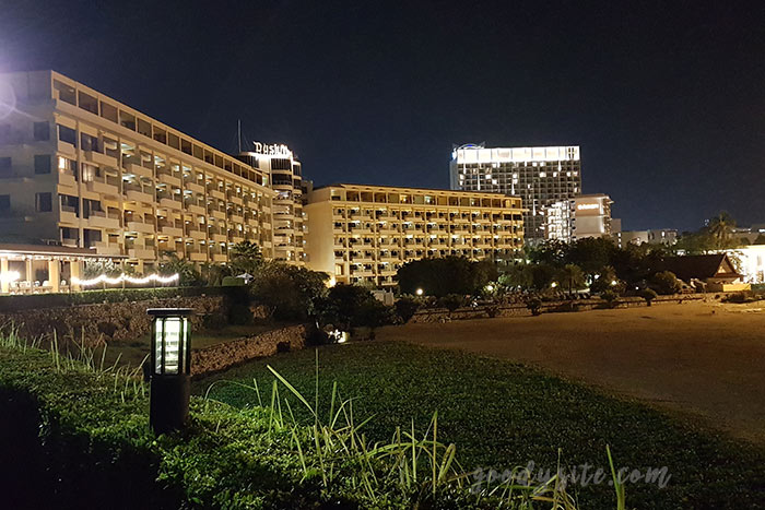 ทำบุญคุณยาย 5 ที่พัก 4 Dusit-Night Time