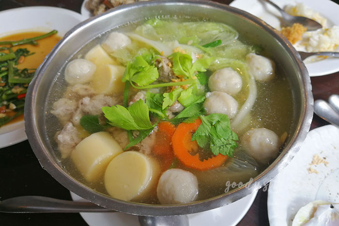 ทำบุญคุณยาย 6 มื้อกลางวันที่ปูเป็น