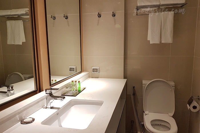 ทำบุญคุณยาย 3 ที่พัก 2 M Hotel