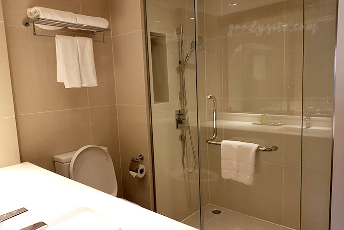 ทำบุญคุณยาย 3 ที่พัก 2 M Hotel