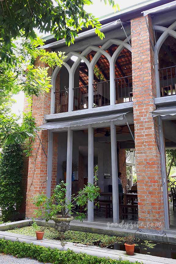 พัทยา-เกาะไผ่ 2: Ala Campagne (อะลาคอมปาณย์)