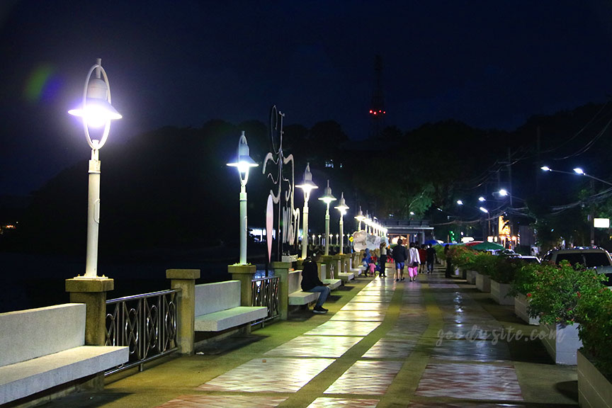 ภูเก็ต 10 โรงแรมศรีพันวา5 ครัวบลูเวฟ Blue Wave Restaurant