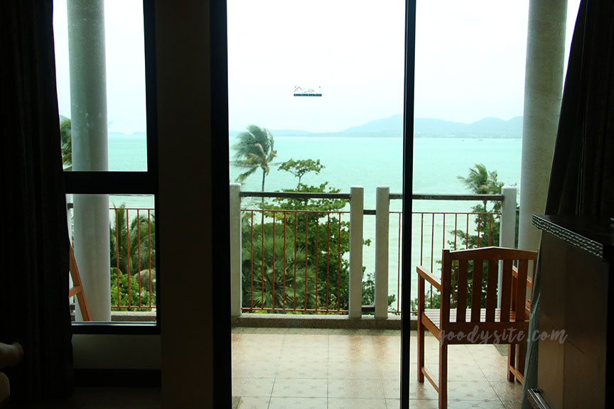ภูเก็ต 4 โรงแรม By The Sea