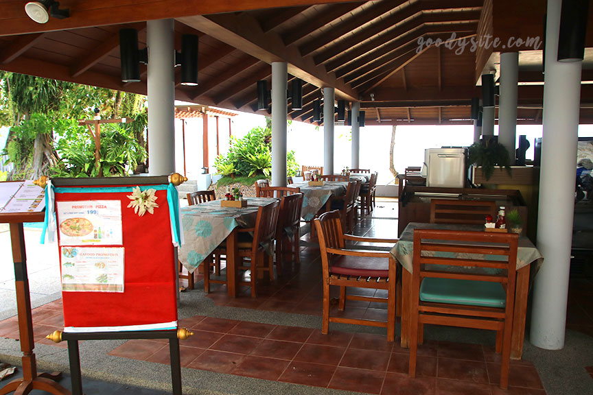 ภูเก็ต 4 โรงแรม By The Sea