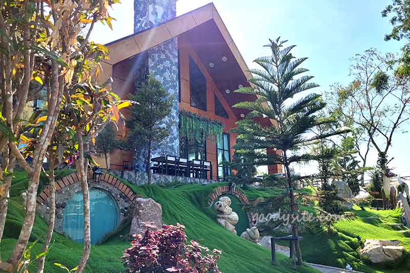 ริมลากูน คาเฟ่ แอนด์ เรสเตอรองต์