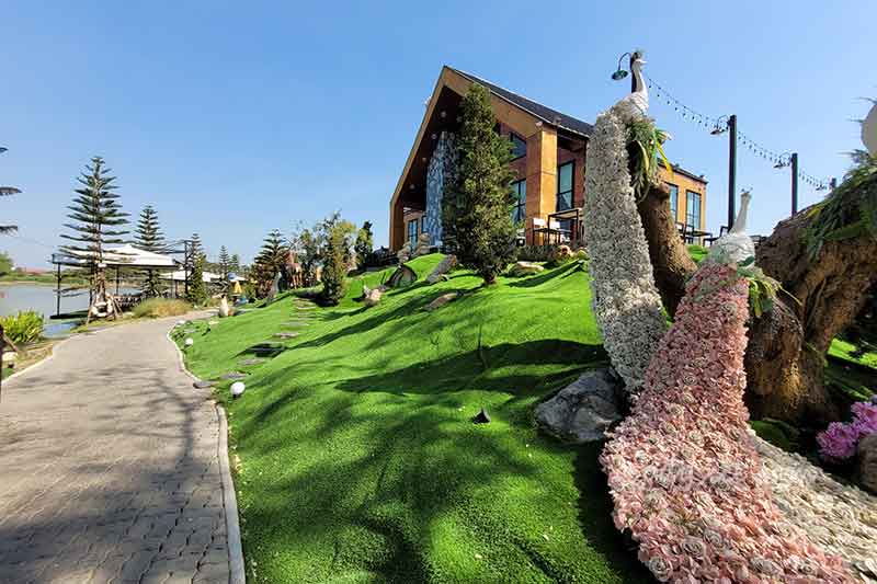 ริมลากูน คาเฟ่ แอนด์ เรสเตอรองต์