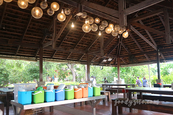 ร้านอาหารสายลม บางปู วิวดี อาหารอร่อย
