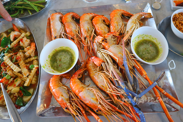 ร้านอาหารสายลม บางปู วิวดี อาหารอร่อย