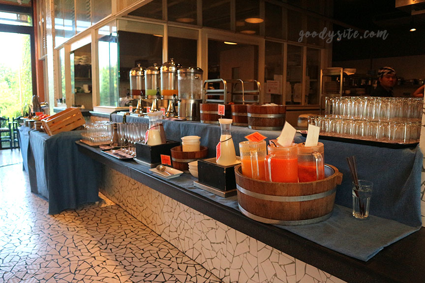 ภูเก็ต 10 โรงแรมศรีพันวา4 อาหารเช้า