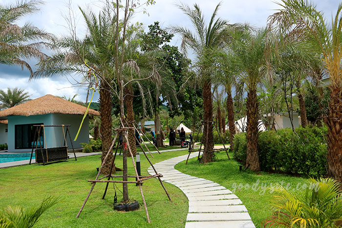 เพชรบุรี 1 Suncharm Villa Reseort