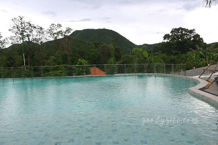 เพชรบุรี 1 Suncharm Villa Reseort