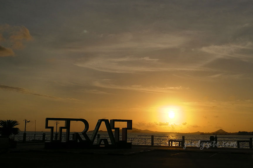 ตราด 3 แหลมงอบ สุดแผ่นดินตะวันออก และริมทะเลซีฟู๊ด แอนด์ รีสอร์ท