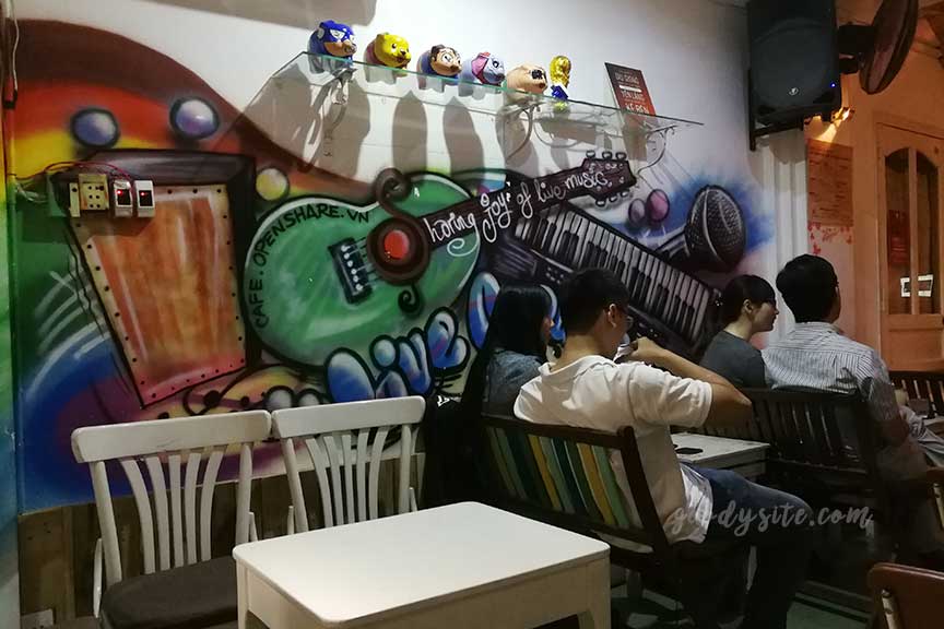 เวียดนาม 5 ฟังเพลงที่ร้าน Open Share