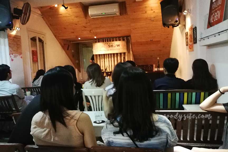 เวียดนาม 5 ฟังเพลงที่ร้าน Open Share