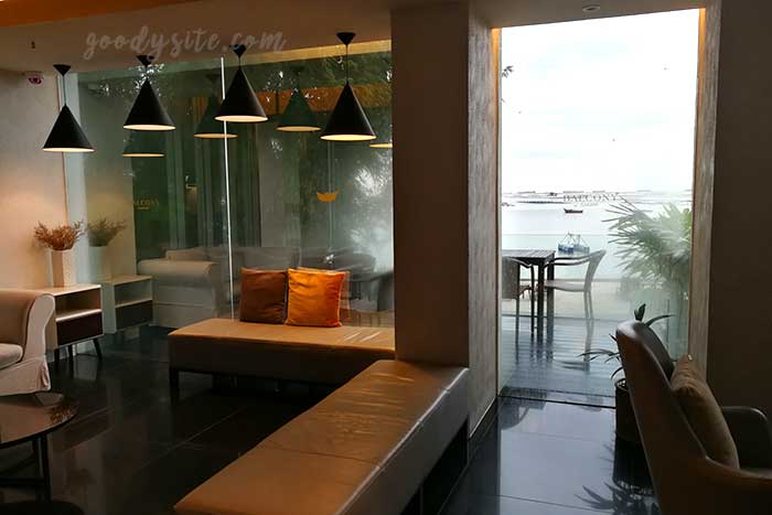 ศรีราชา 2 ที่พัก Balcony