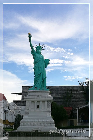 ชลบุรี 3 - มินิสยาม เมืองจำลองพัทยา