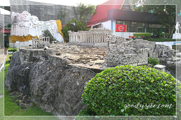 ชลบุรี 3 - มินิสยาม เมืองจำลองพัทยา