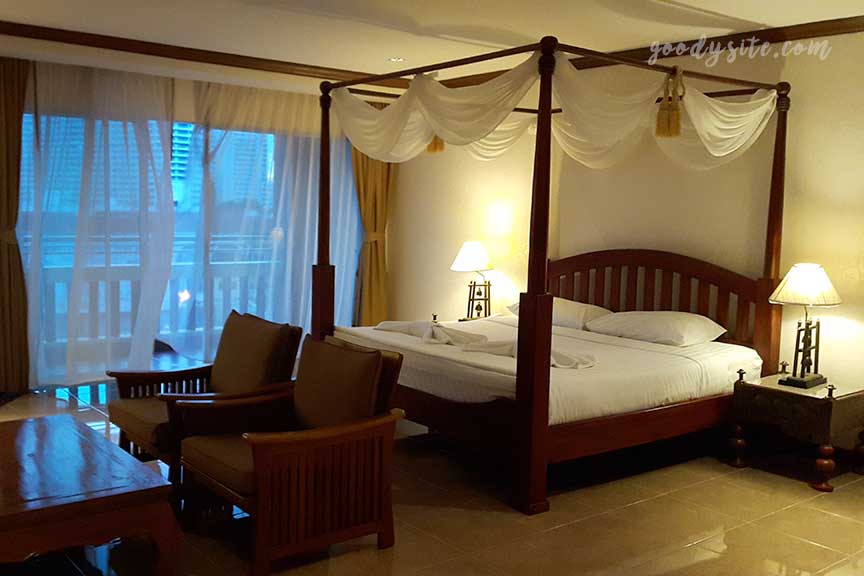 พัทยา-เกาะไผ่ 1: ที่พัก ไอยรี เพลส รีสอร์ท
